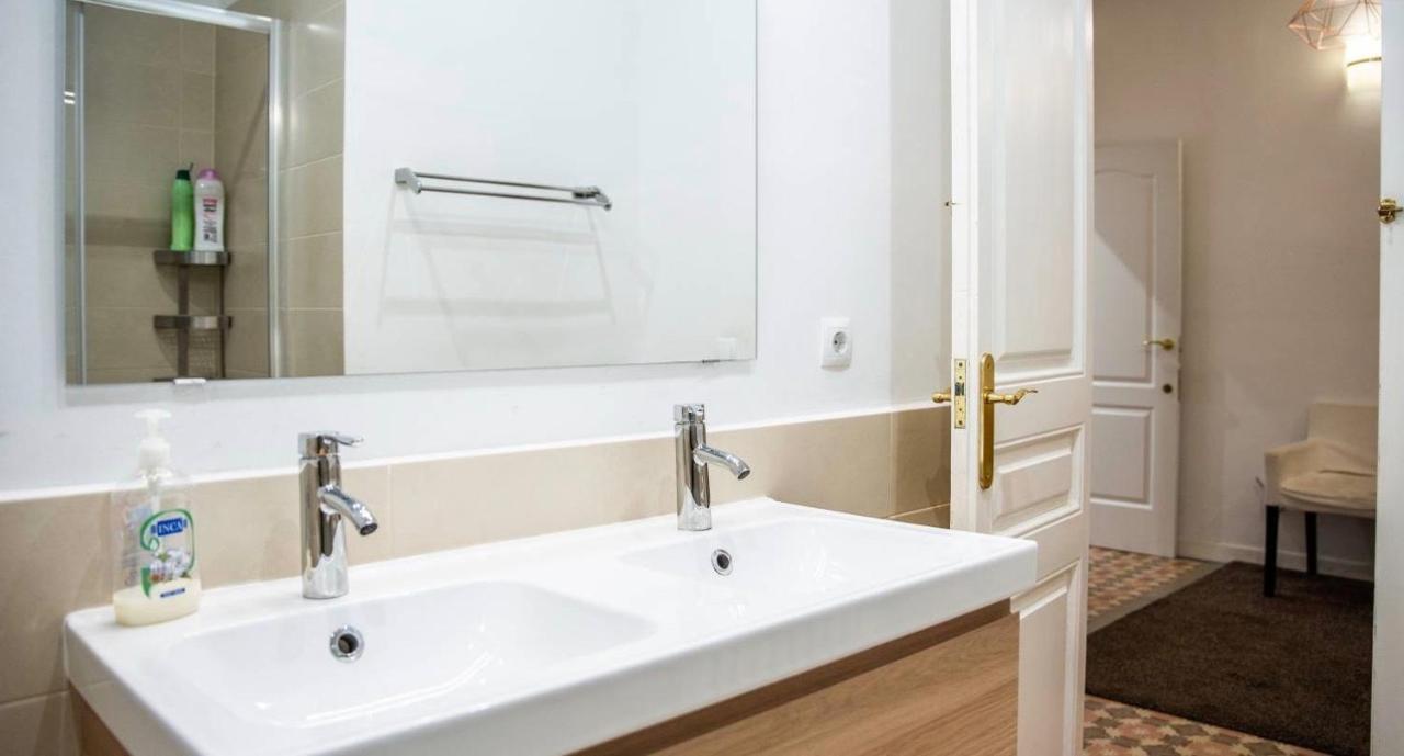 Eixample Apartments - Pova バルセロナ エクステリア 写真